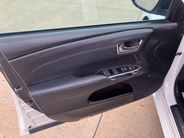 Used 2017 Toyota Avalon Limited FWD image 9