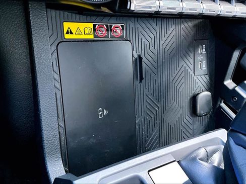 Used 2024 Toyota Tacoma TRD Off-Road w/ TRD Off Road Premium Package image 34