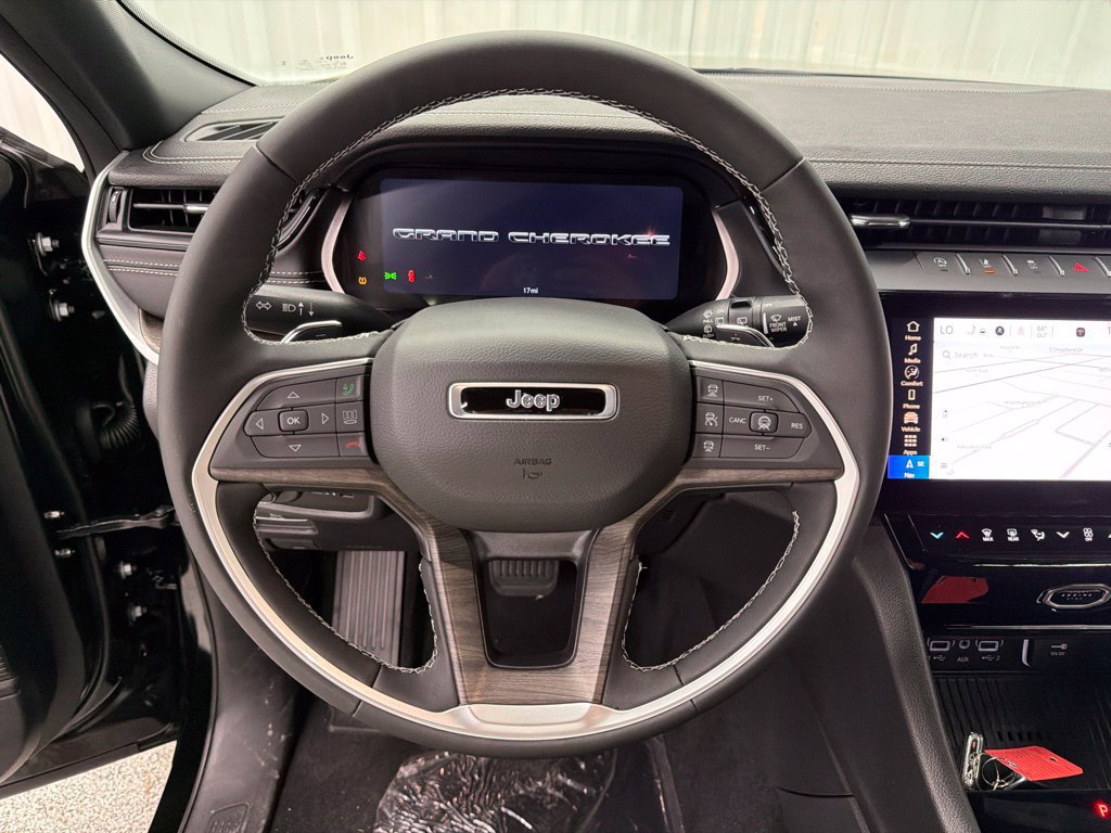New 2027 Jeep Grand Cherokee Altitude RWD image 17