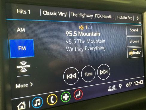 Used 2019 Chevrolet Silverado 1500 LTZ image 34