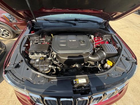 Used 2019 Jeep Grand Cherokee Laredo AWD/4WD image 10