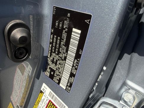 Used 2022 Toyota Highlander XLE FWD image 26