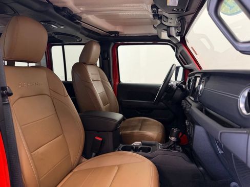Used 2021 Jeep Wrangler Unlimited Sahara w/ Uconnect 4C Nav & Sound Group AWD/4WD image 20