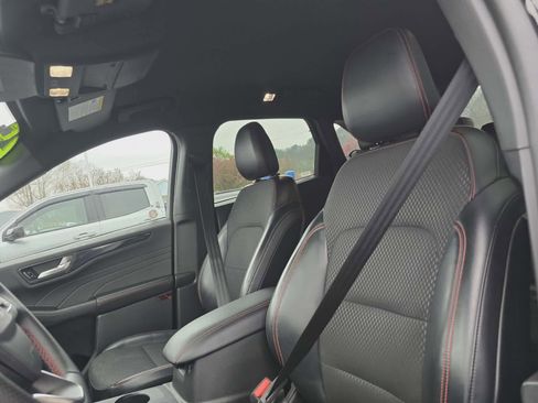 Certified 2025 Ford Escape ST-Line AWD/4WD image 12