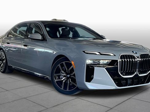 Certified 2025 BMW 740i 740i image 3