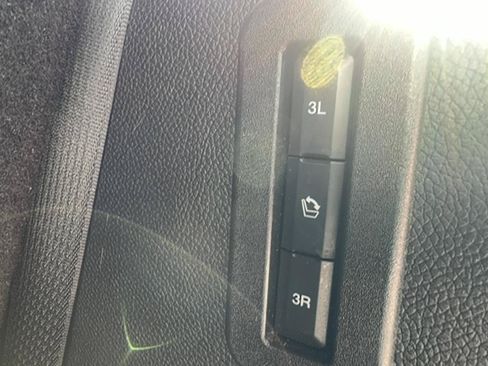 Used 2016 Lincoln Navigator Select AWD/4WD image 10