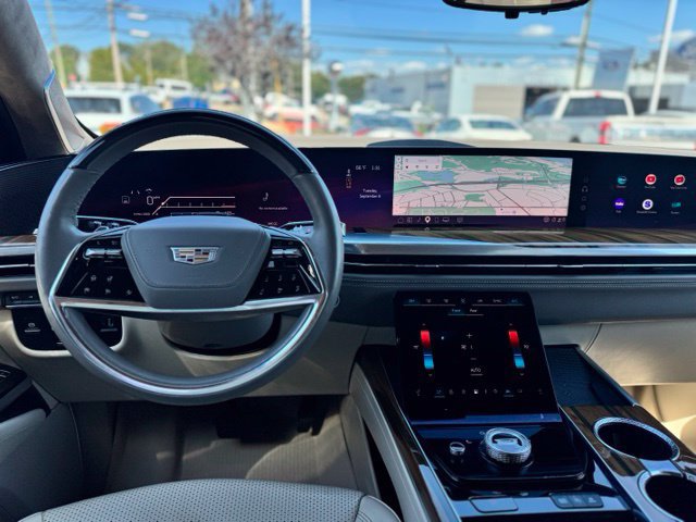 Used 2025 Cadillac Escalade ESV Sport Platinum AWD/4WD image 31