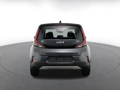 Used 2025 Kia Soul LX w/ LX Technology Package FWD image 8
