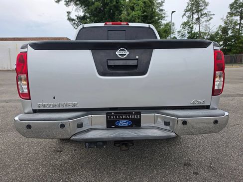 Used 2015 Nissan Frontier SV w/ SV Value Truck Package AWD/4WD image 3