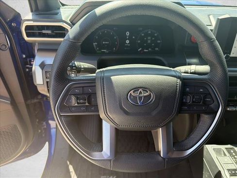 Used 2025 Toyota Tacoma TRD Sport AWD/4WD image 13