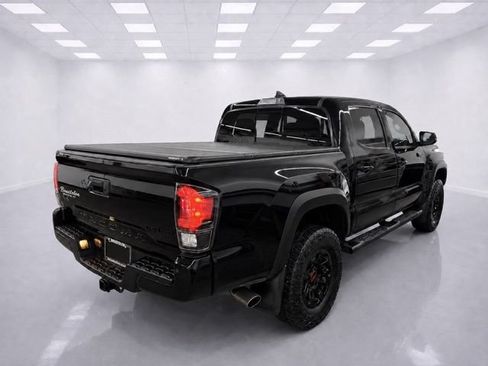 Used 2018 Toyota Tacoma TRD Pro AWD/4WD image 9