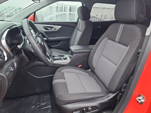 Used 2025 Chevrolet Blazer LT image 3