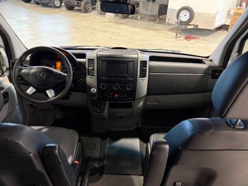 Used 2017 Mercedes-Benz Sprinter 2500 image 18