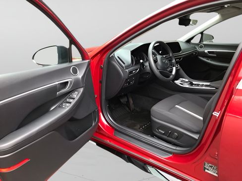Used 2023 Hyundai Sonata SEL w/ Preferred Accessory Package FWD image 10