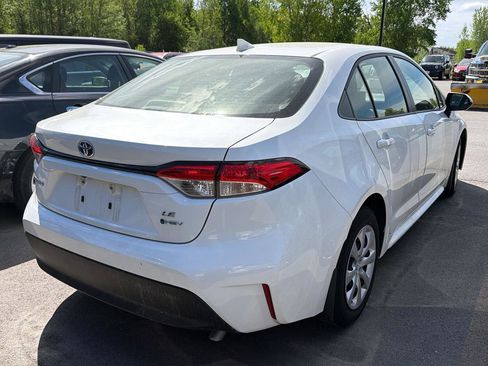 Used 2025 Toyota Corolla LE FWD image 6