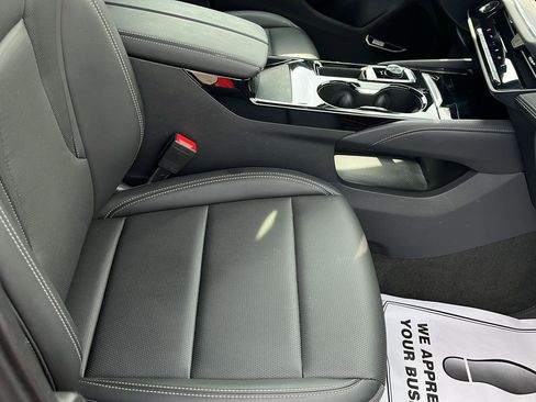 Used 2025 Buick Envision Preferred AWD/4WD image 29