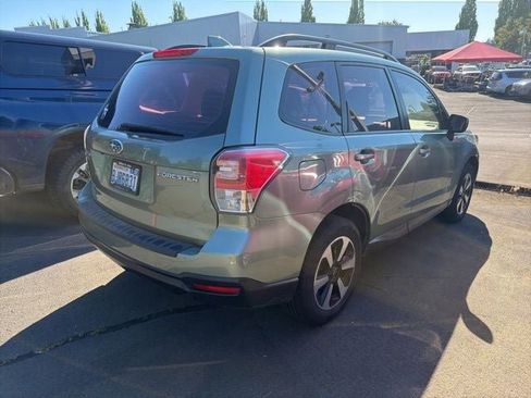 Used 2018 Subaru Forester 2.5i w/ Popular Package #3A AWD/4WD image 2