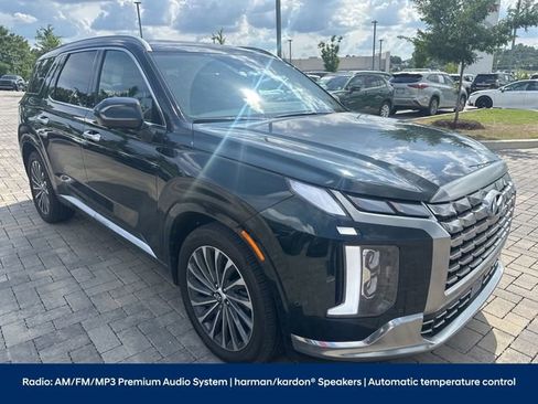Used 2025 Hyundai Palisade Calligraphy FWD image 3