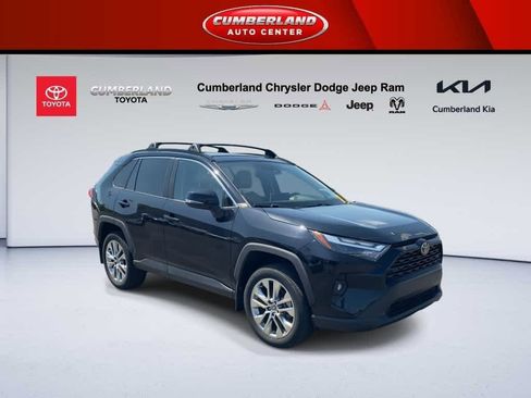 Used 2022 Toyota RAV4 XLE Premium image 2