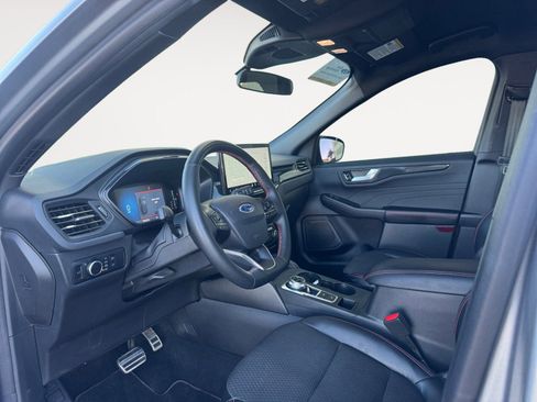 Certified 2023 Ford Escape ST-Line w/ Tech Pack #1 image 9