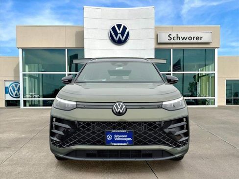 New 2026 Volkswagen Tiguan SE R-Line image 8