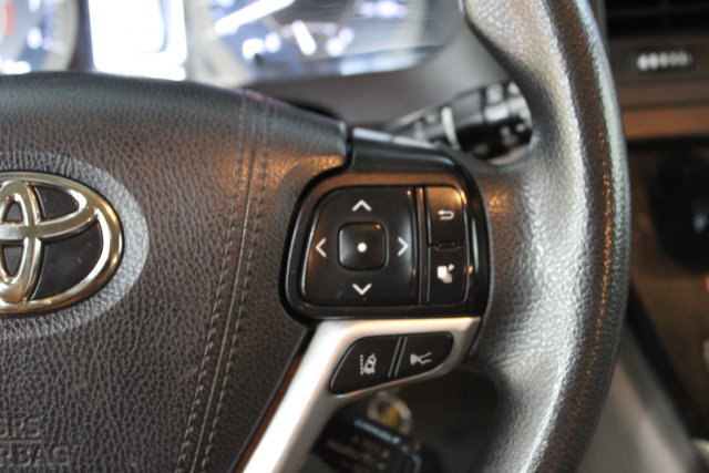 Used 2019 Toyota Sienna LE FWD image 17