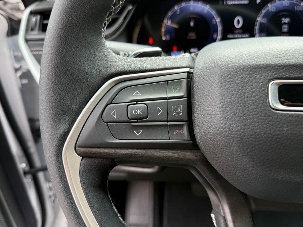 Used 2026 Jeep Grand Cherokee Limited w/ Limited Altitude Package AWD/4WD image 23