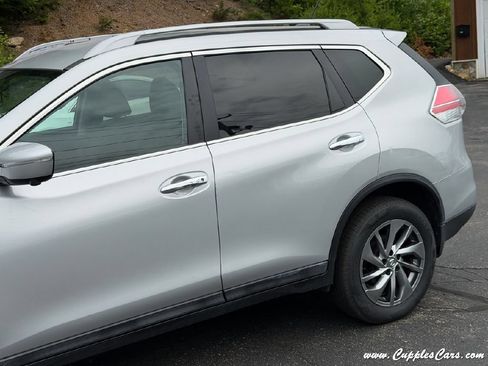 Used 2015 Nissan Rogue SL AWD/4WD image 35