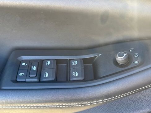 Used 2024 Jeep Grand Cherokee Altitude image 23