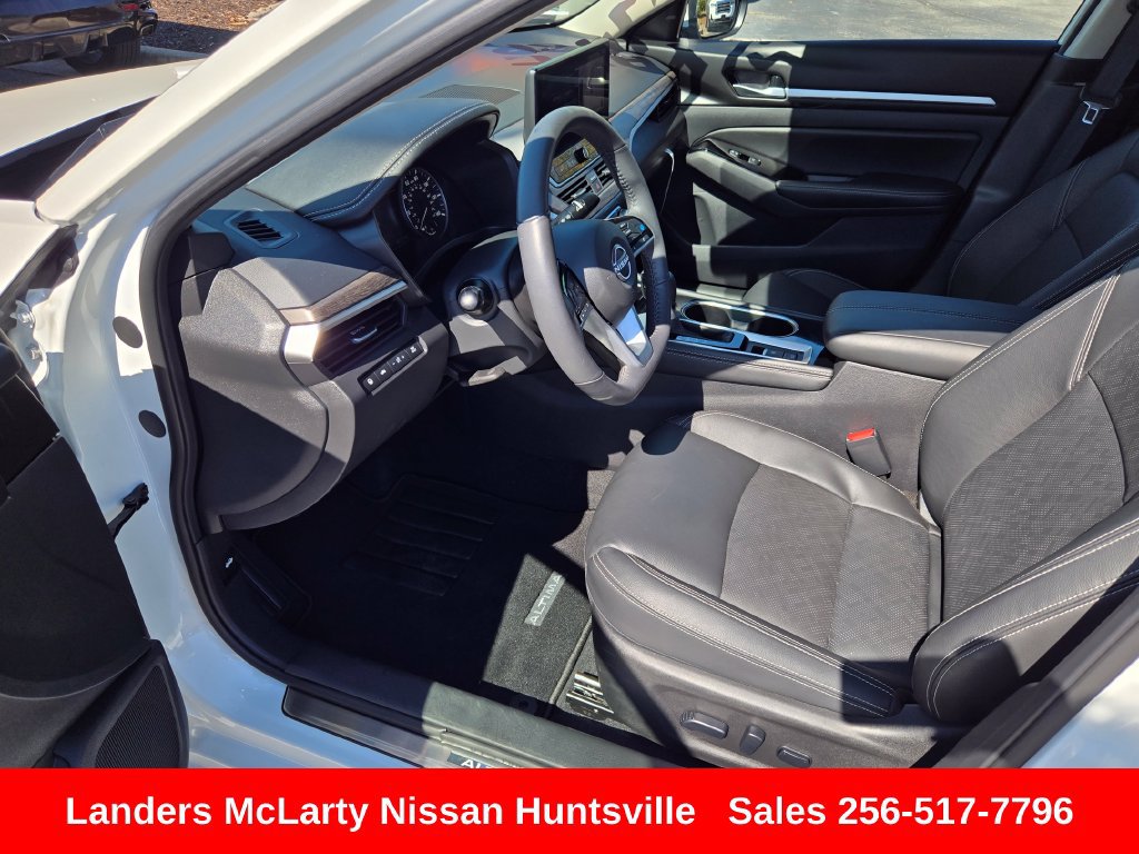 Used 2025 Nissan Altima 2.5 SL FWD image 17