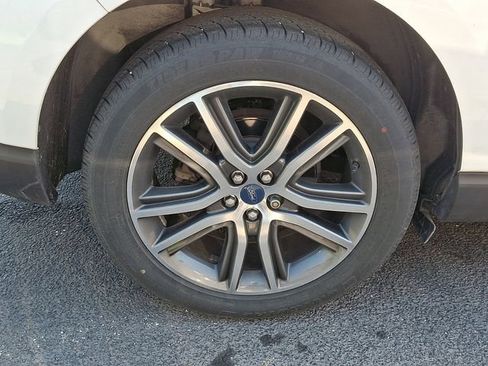 Used 2020 Ford Edge Titanium w/ Class II Trailer Tow Package AWD/4WD image 6