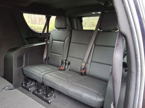 Used 2023 Chevrolet Suburban LT image 11