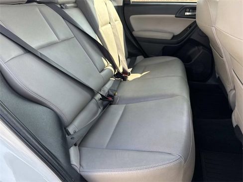 Used 2015 Subaru Forester 2.5i Touring w/ Eyesight & Navigation System image 11