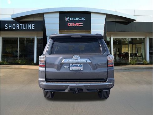 Used 2022 Toyota 4Runner Limited AWD/4WD image 4