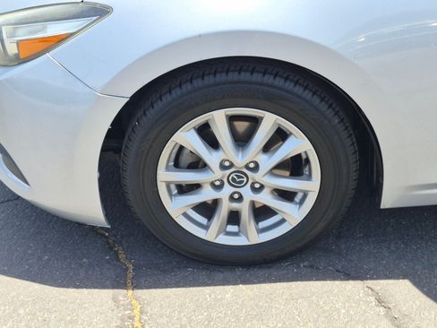 Used 2018 MAZDA MAZDA3 Sport w/ Preferred Equipment Package FWD image 12