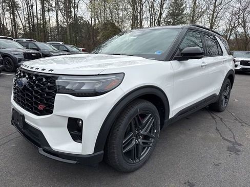 Used 2025 Ford Explorer ST AWD/4WD image 1