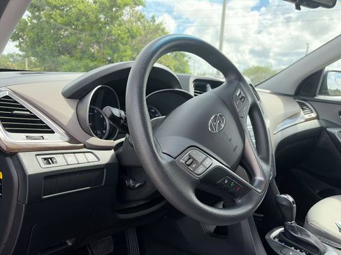 Used 2018 Hyundai Santa Fe Sport w/ 2.4L Value Package 02 FWD image 12