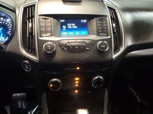 Used 2016 Ford Edge SE image 18