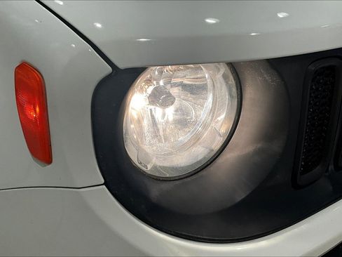 Used 2016 Jeep Renegade Trailhawk AWD/4WD image 31