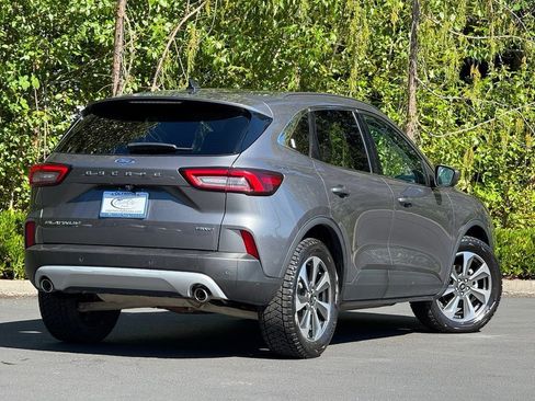 Used 2024 Ford Escape Platinum AWD/4WD image 36