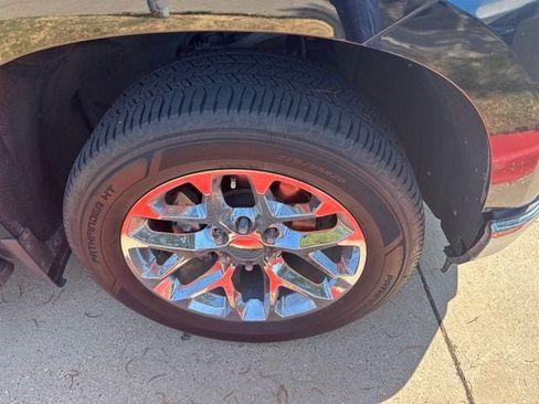 Used 2020 Chevrolet Silverado 1500 LTZ RWD image 3