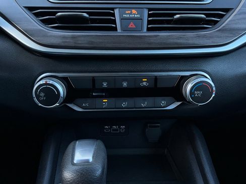 Used 2025 Nissan Altima 2.5 SV image 27