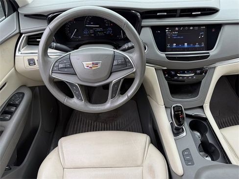 Used 2019 Cadillac XT5 Premium Luxury image 12