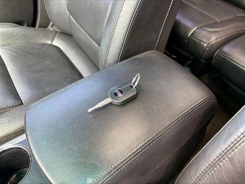 Used 2014 Ford Explorer XLT w/ Equipment Group 202A AWD/4WD image 37