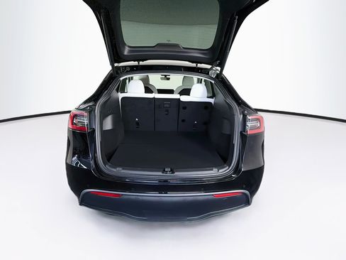 Used 2022 Tesla Model Y Performance AWD/4WD image 29
