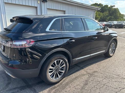Used 2021 Lincoln Nautilus AWD w/ Equipment Group 101A image 4