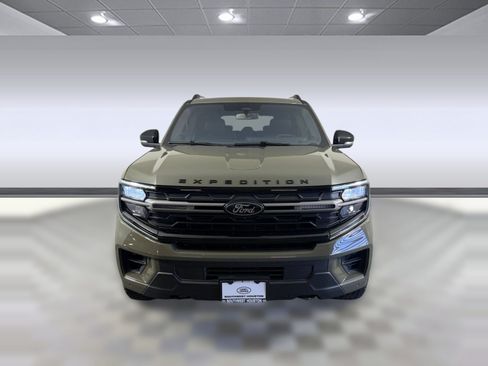 Used 2025 Ford Expedition Tremor AWD/4WD image 6