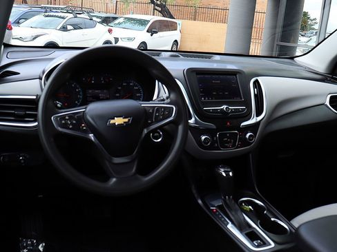 Used 2021 Chevrolet Equinox LS FWD image 35