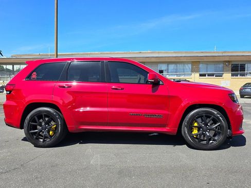 Used 2018 Jeep Grand Cherokee Trackhawk AWD/4WD image 9