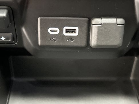 Used 2021 Chevrolet Silverado 1500 LT Trail Boss w/ Convenience Package II image 40